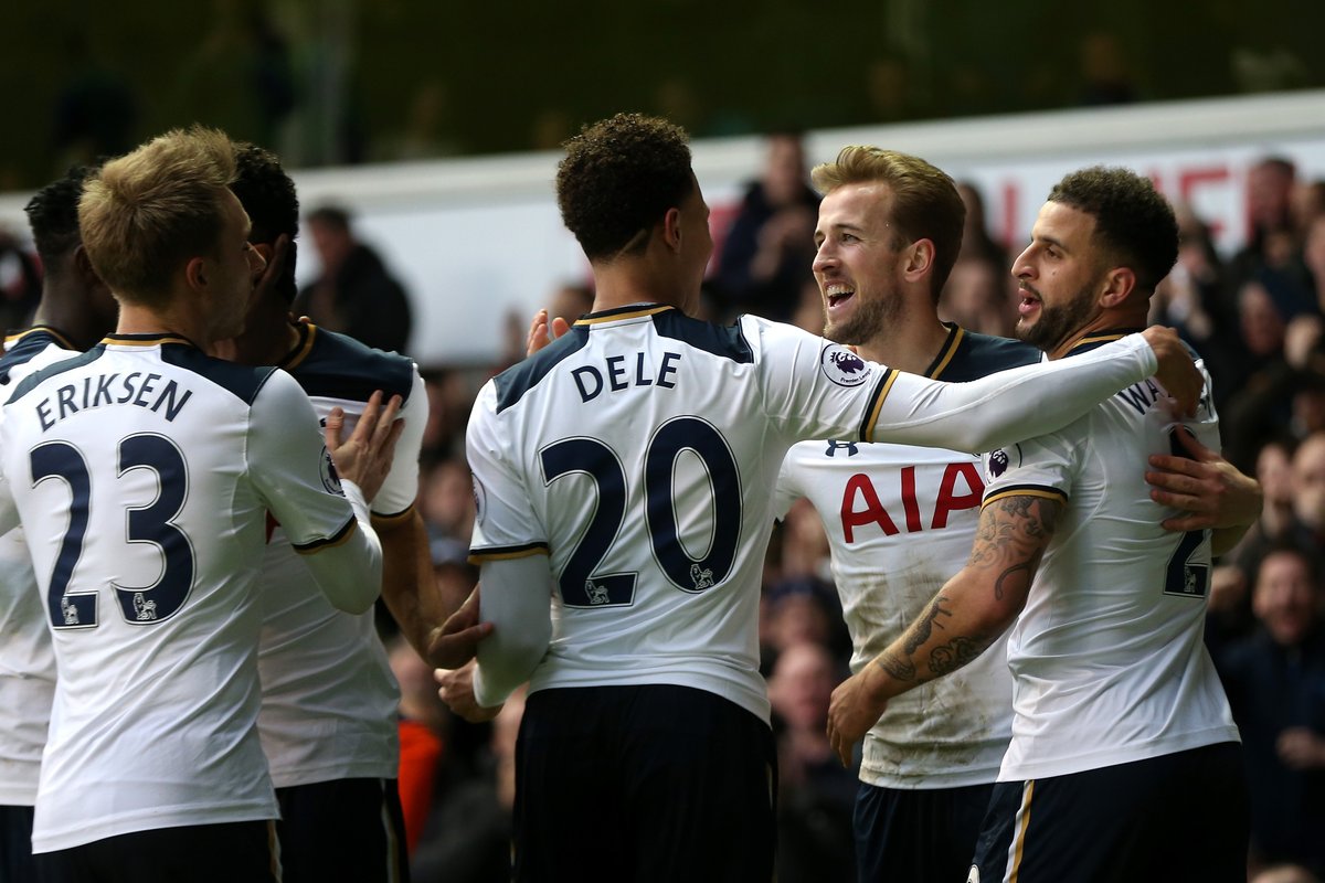 詹姆斯关键上篮助球队锁胜