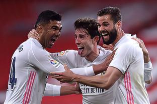 赵鹏：邵佳一人品很不错且性价比高，不行再归化两三个外援