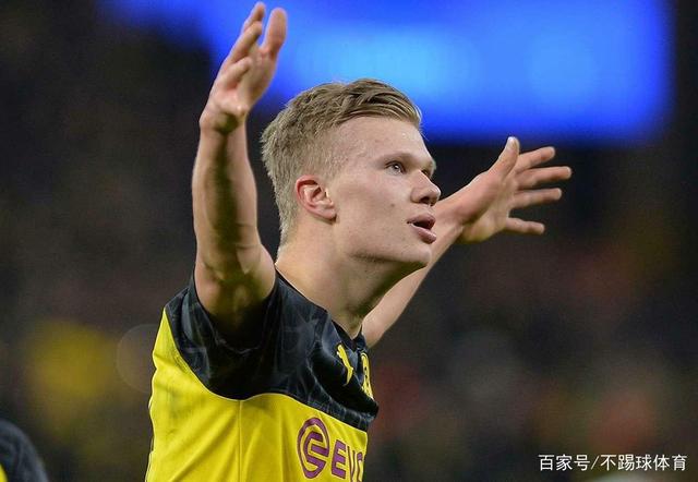 生猛！21岁小将替补梅开二度，后脚跟写意破门+戏耍裤袜