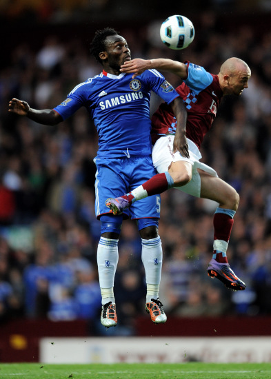 意媒：德佬对孔蒂依然保持完全信任，双方将召开会议分析现状